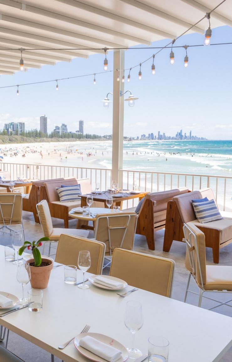 昆士兰州，黄金海岸，Burleigh Pavilion 酒吧，The Tropic 餐厅 © Trent Callaghan Photography 版权所有
