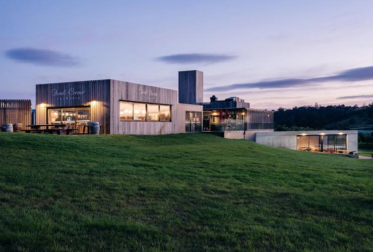 The exterior view of Devil’s Corner including Devil’s Den, Freycinet, Tasmania © Devil's Corner
